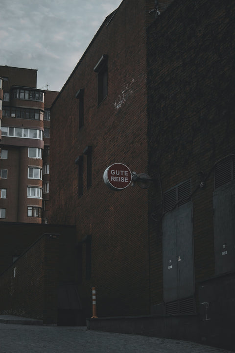 red and white stop sign